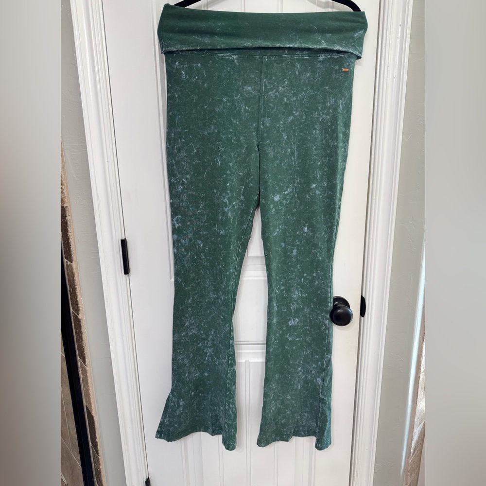 PINK Victoria's Secret Green Flared Leggings